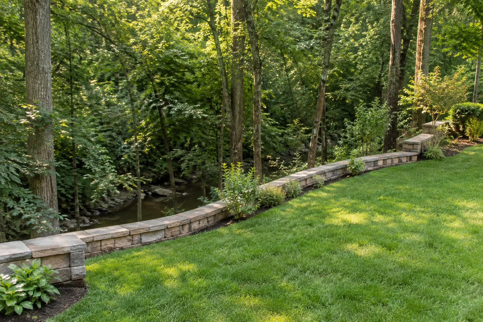 Flat yard, sharp creek drop Flat yard, sharp creek drop